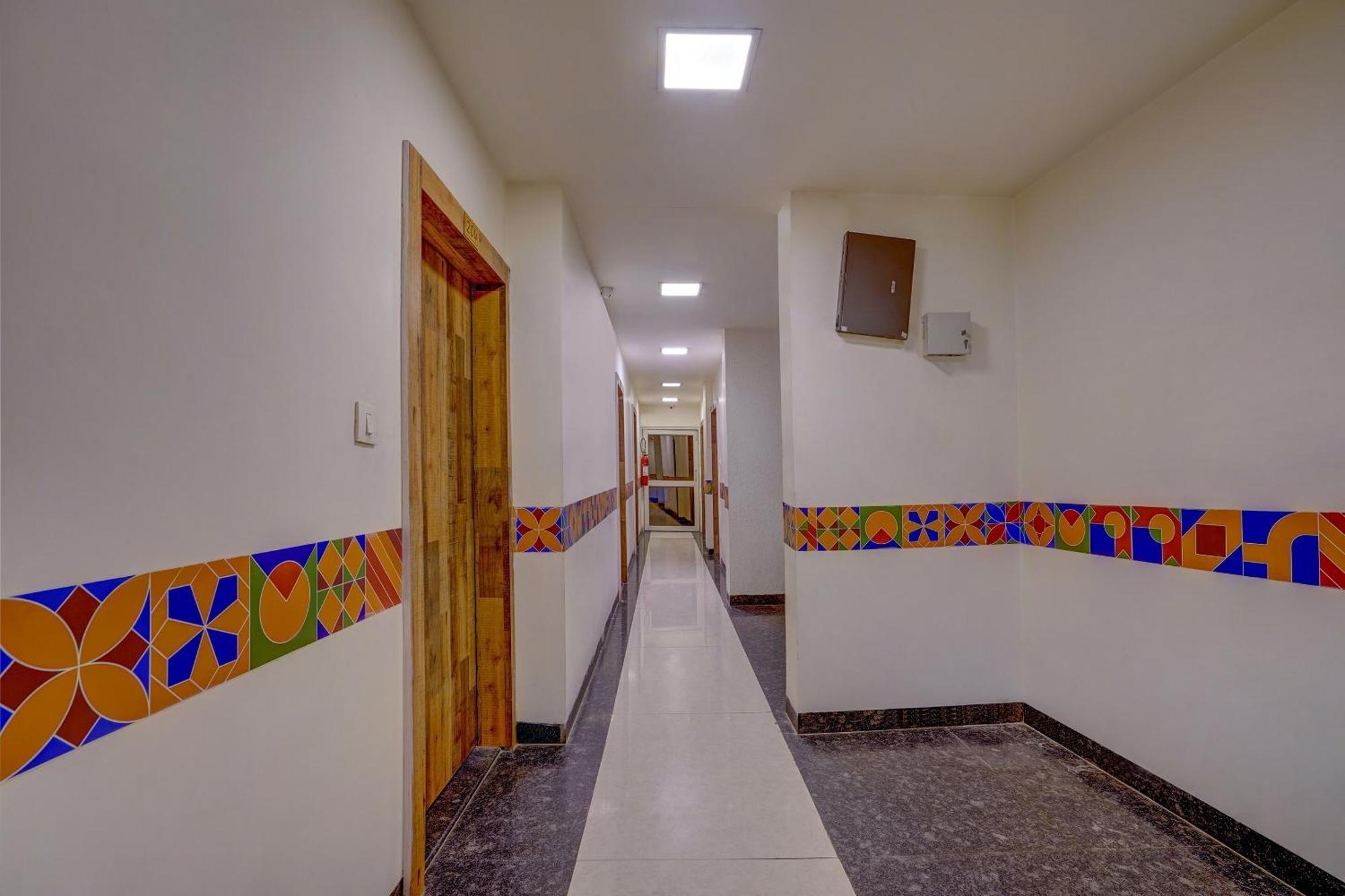 Super Hotel O Traveller Inn Лакхнау Экстерьер фото