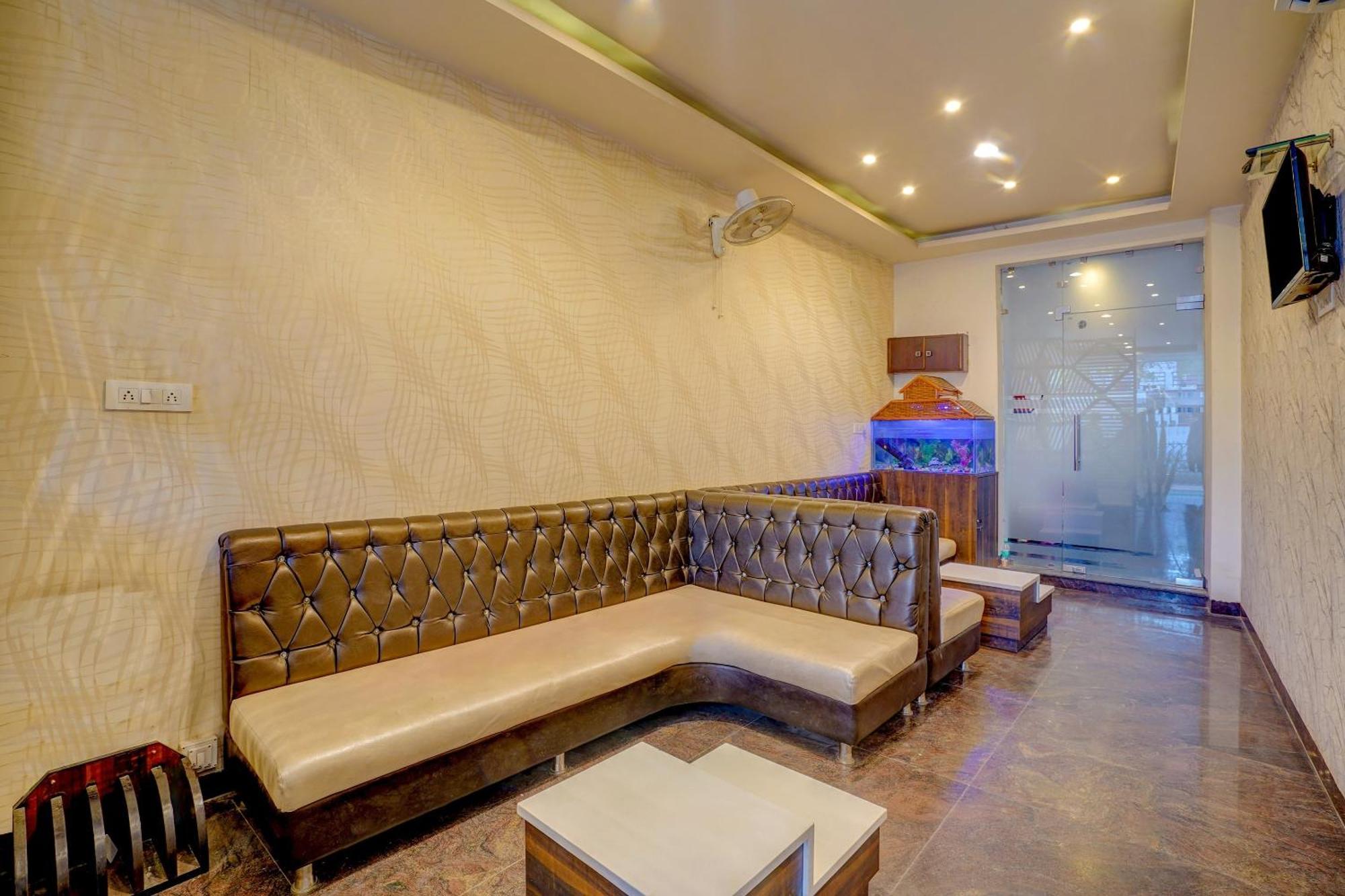 Super Hotel O Traveller Inn Лакхнау Экстерьер фото